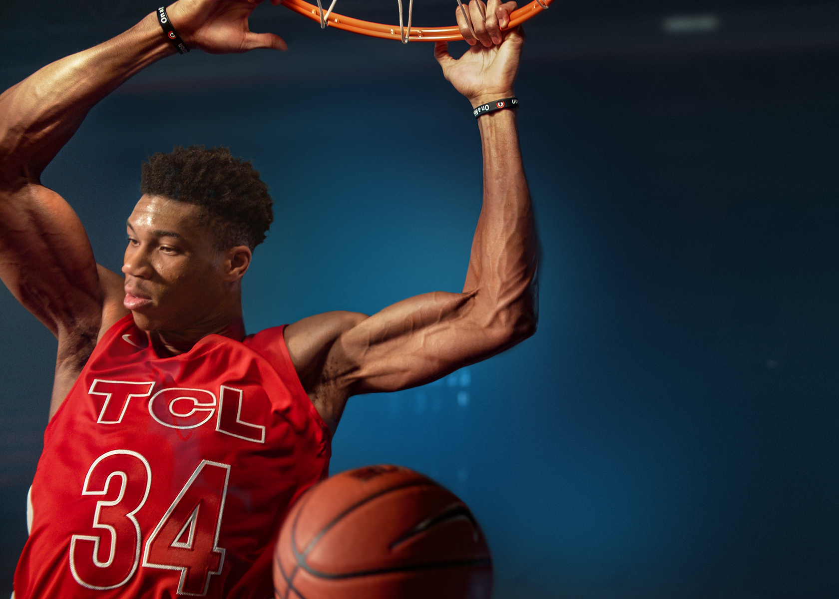 TCL Signs Giannis Antetokounmpo As Brand Ambassador For 6-Series ...
