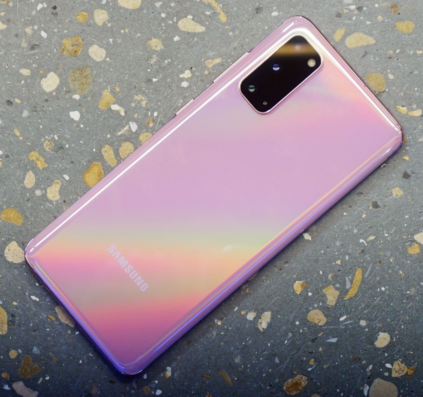 VIDEO: Samsung Galaxy S20 Hands-On Review - TWICE