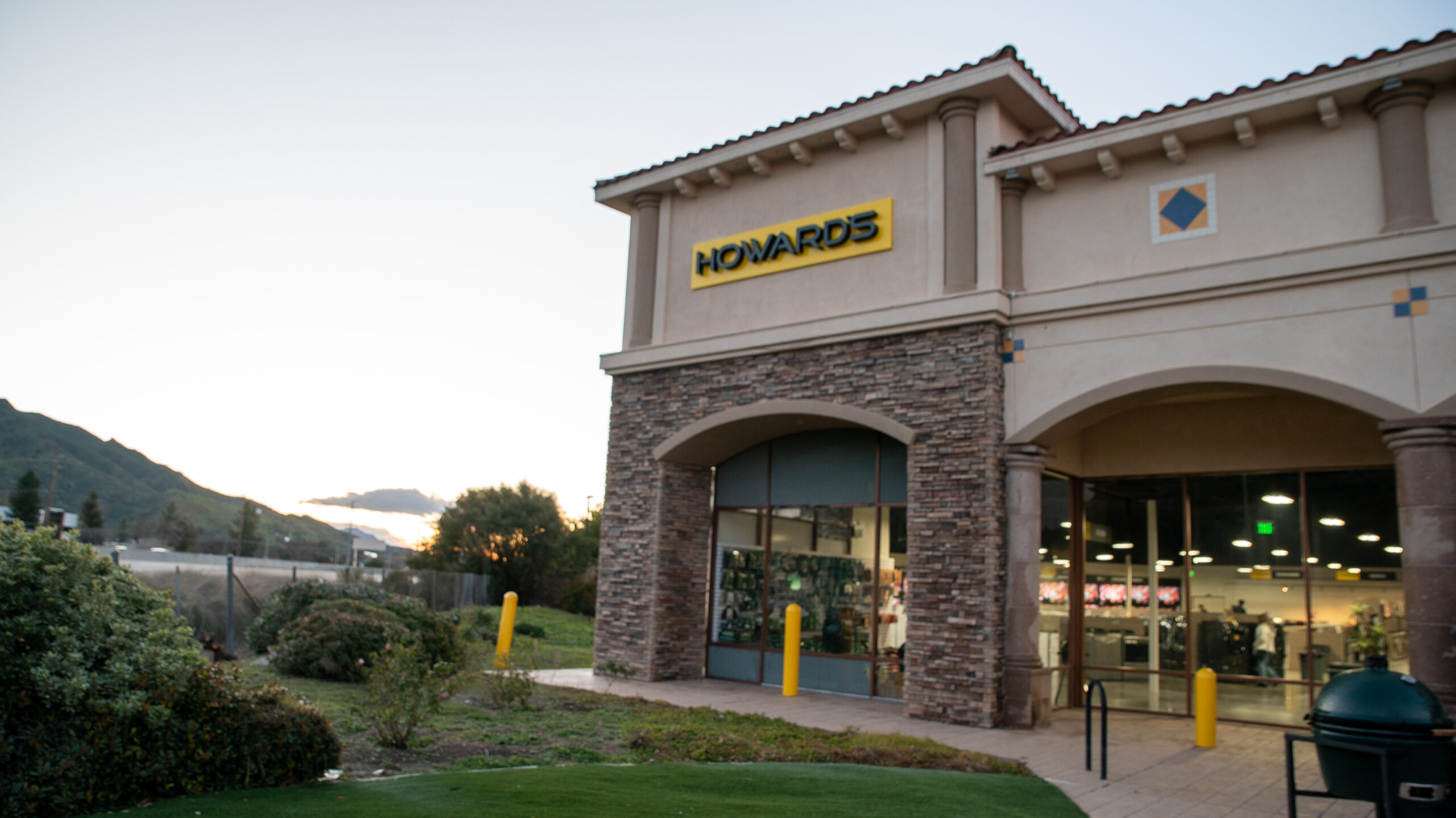 Howard’s Cuts Ribbon At New Agoura Hills Experience Center TWICE