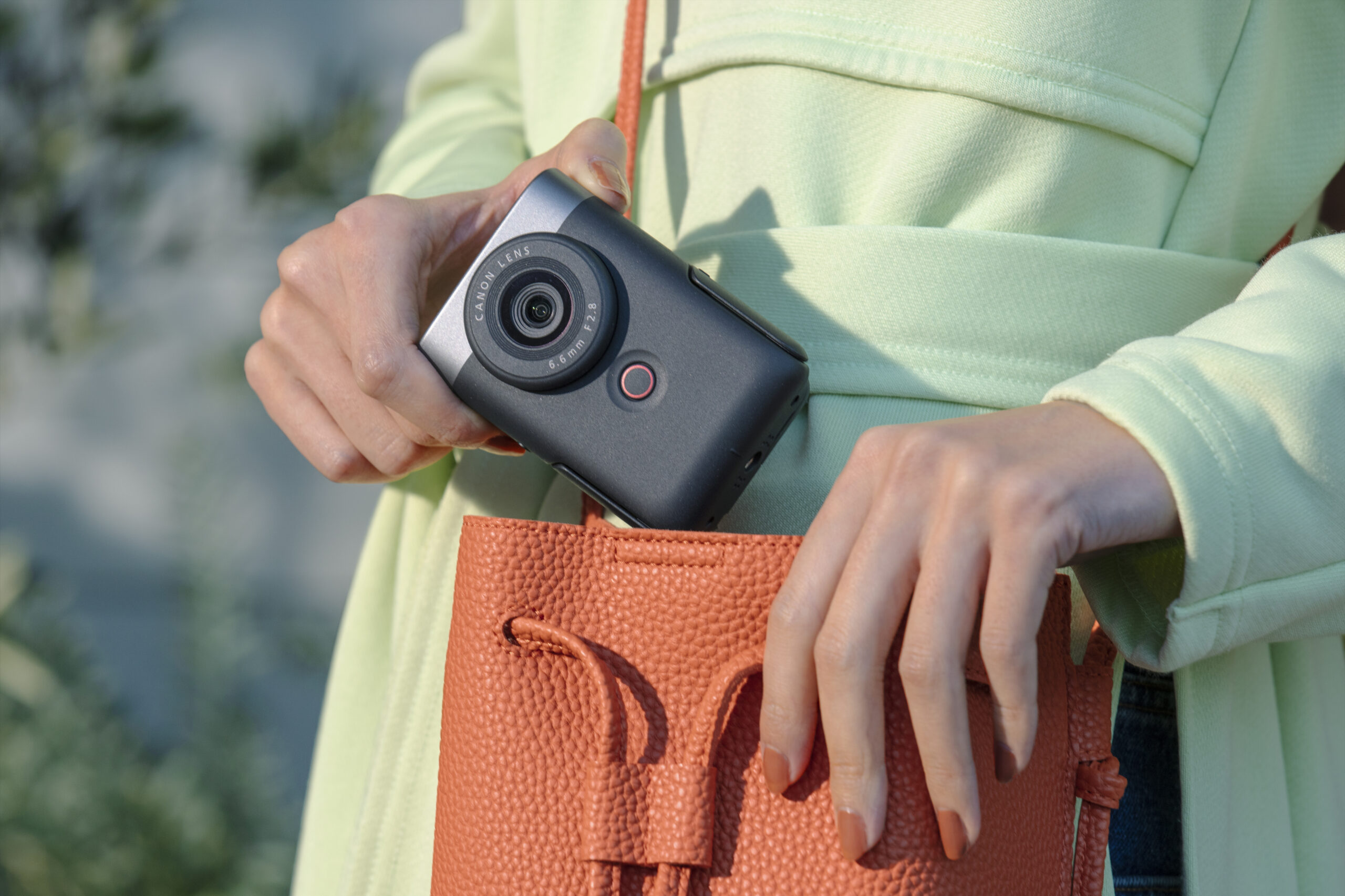 Canon's PowerShot V10 Vlog Camera Introduces New Consumer-Focused Line - Vimarsana News